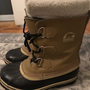 Kids Sorel Yoot Pac snow boots size 4